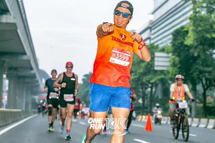 Race photo from ONE RUN 10 K
