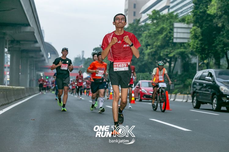 Race photo from ONE RUN 10 K