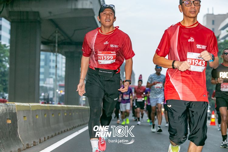 Race photo from ONE RUN 10 K