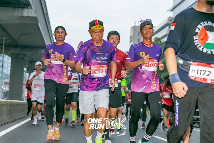 Race photo from ONE RUN 10 K