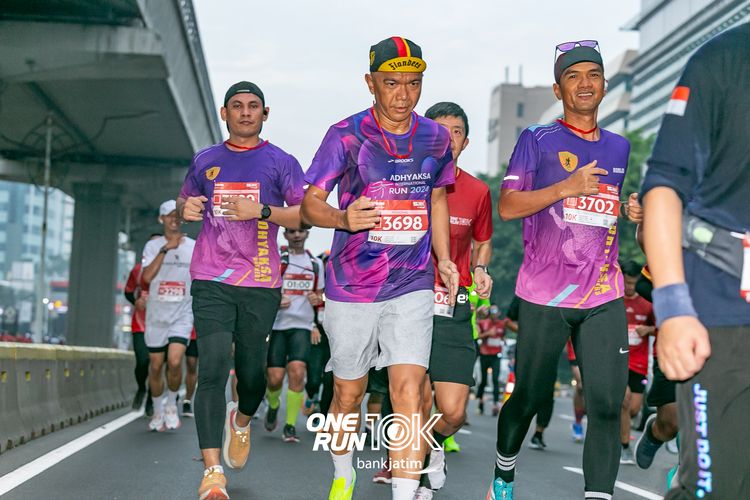 Race photo from ONE RUN 10 K