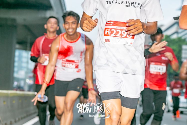 Race photo from ONE RUN 10 K