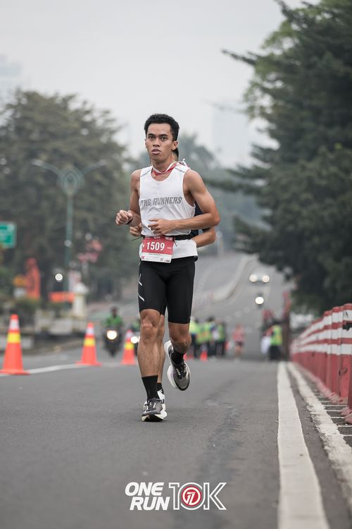 Race photo from ONE RUN 10K 2025