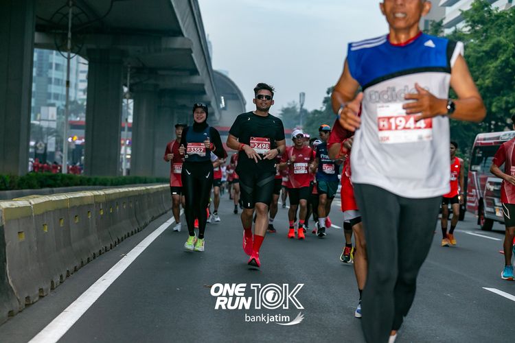 Race photo from ONE RUN 10 K