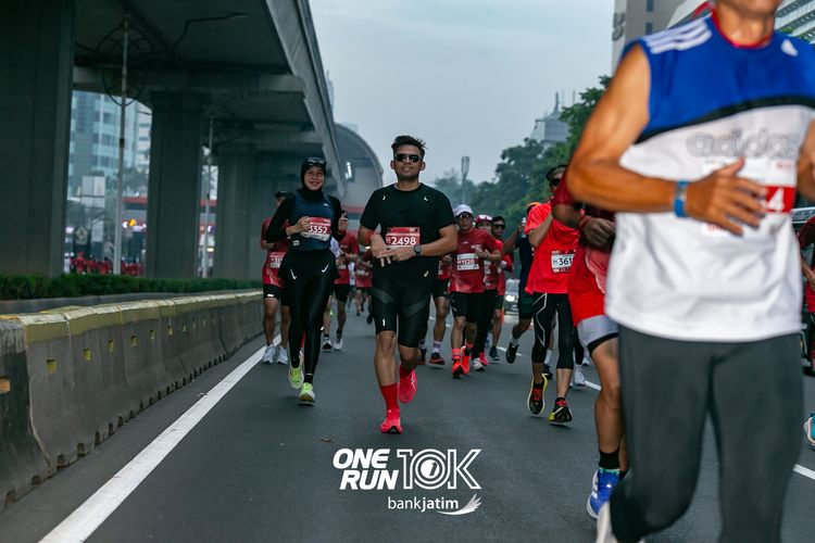Race photo from ONE RUN 10 K