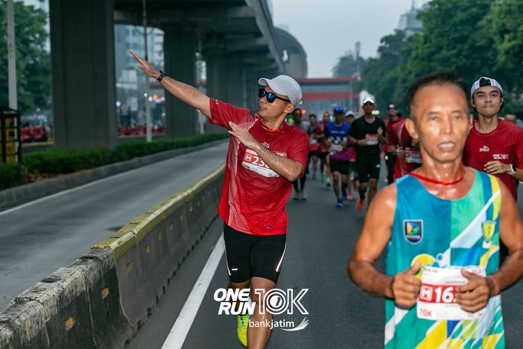 Race photo from ONE RUN 10 K