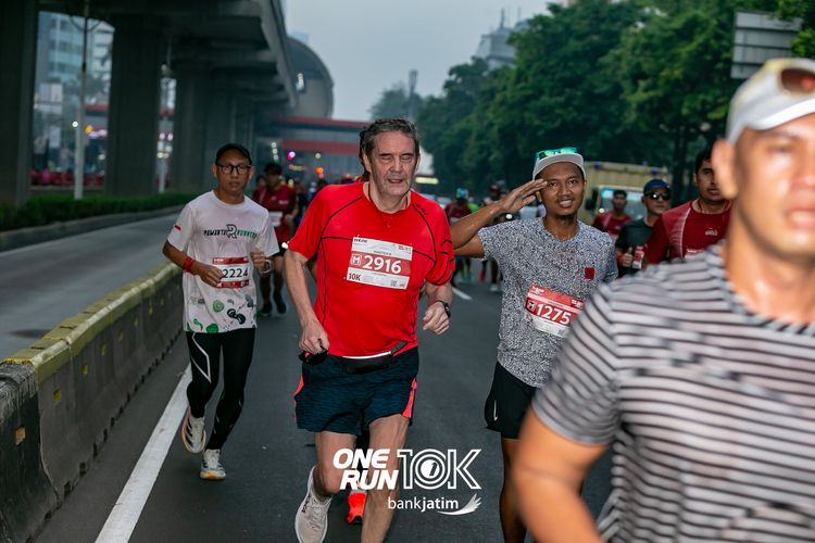 Race photo from ONE RUN 10 K