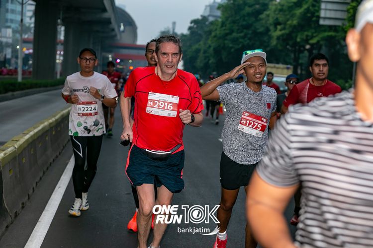 Race photo from ONE RUN 10 K