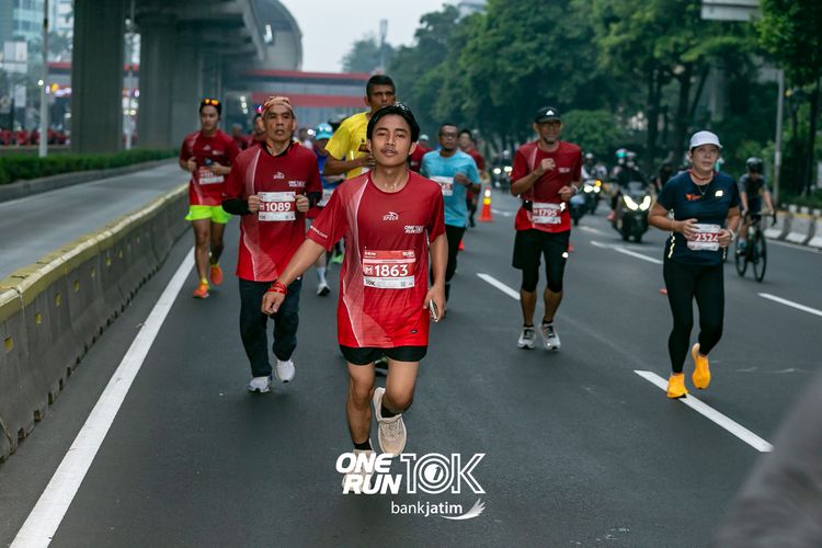 Race photo from ONE RUN 10 K