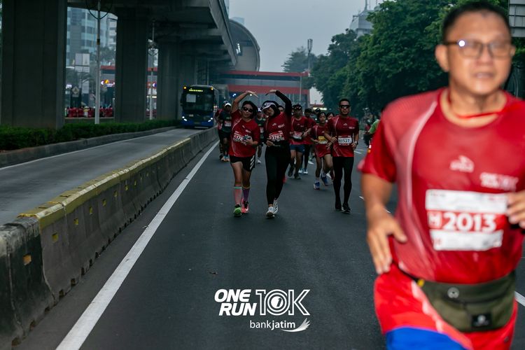 Race photo from ONE RUN 10 K