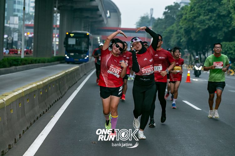 Race photo from ONE RUN 10 K