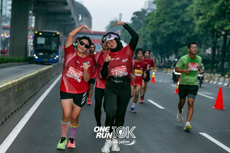Race photo from ONE RUN 10 K