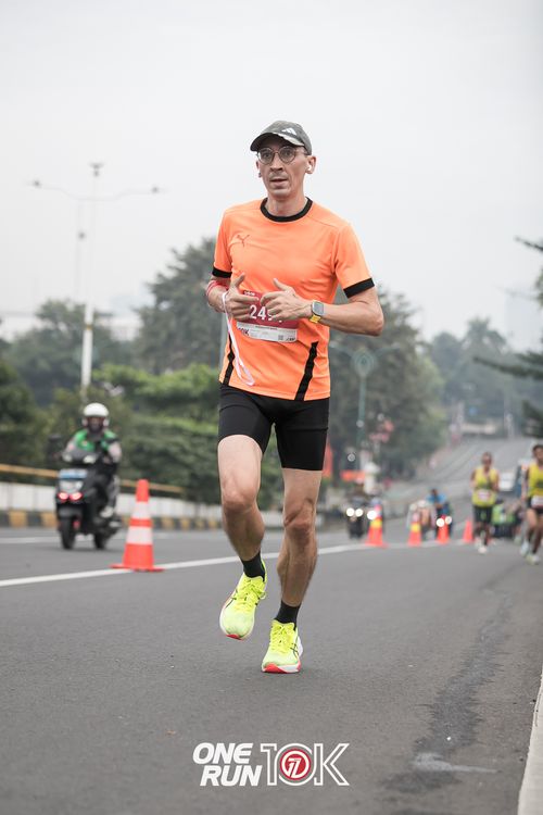 Race photo from ONE RUN 10K 2025