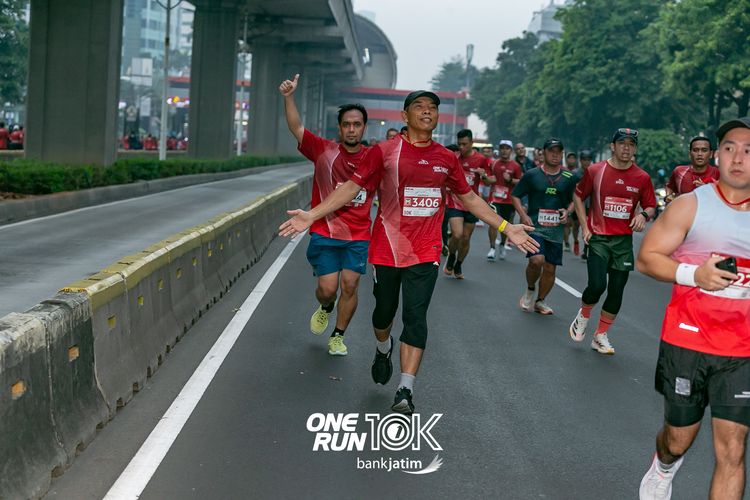 Race photo from ONE RUN 10 K