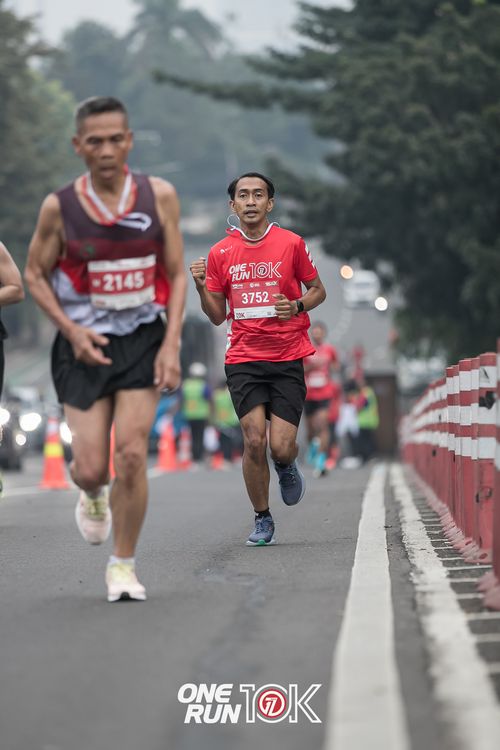Race photo from ONE RUN 10K 2025