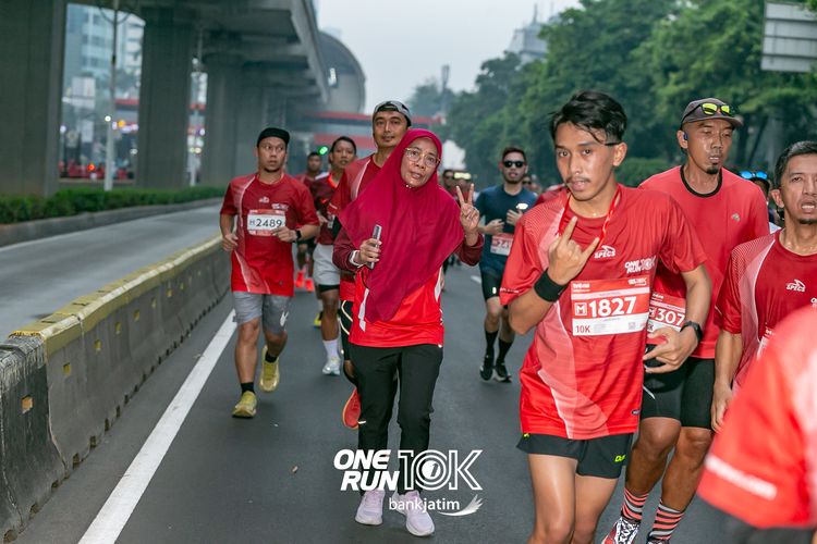 Race photo from ONE RUN 10 K