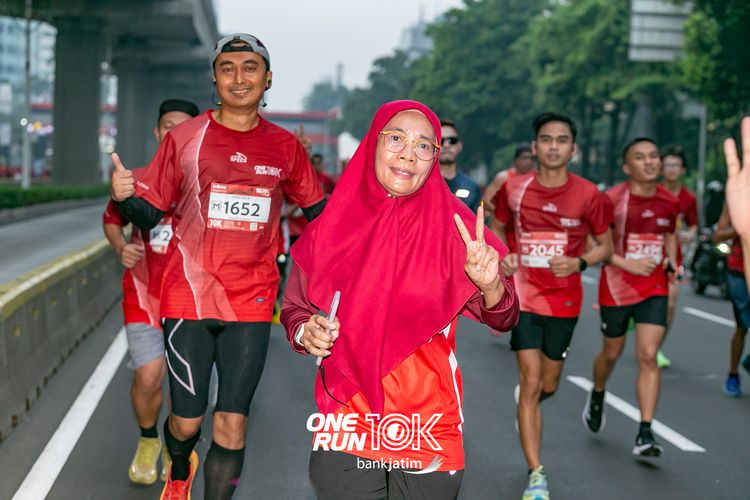 Race photo from ONE RUN 10 K