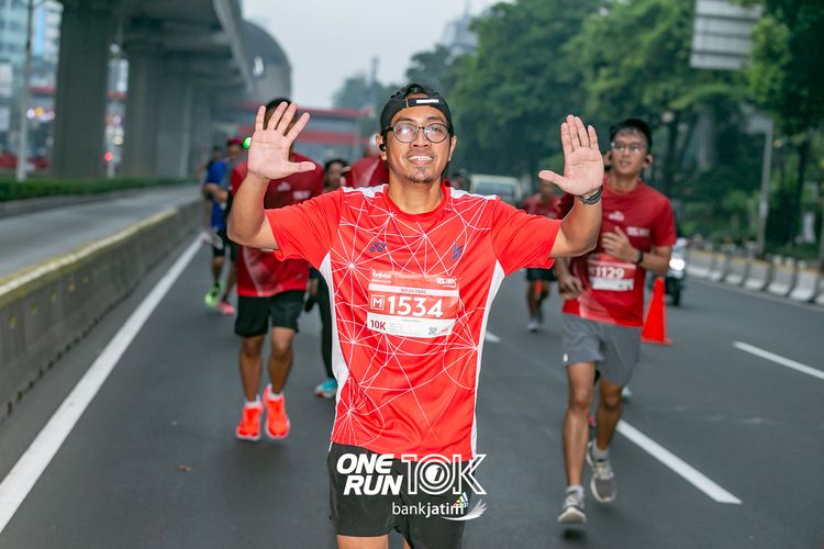 Race photo from ONE RUN 10 K