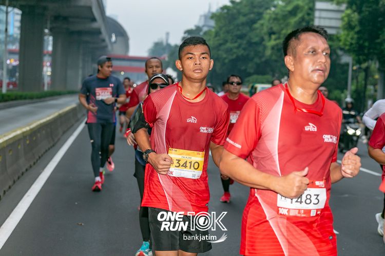 Race photo from ONE RUN 10 K