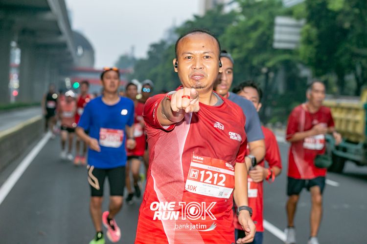 Race photo from ONE RUN 10 K