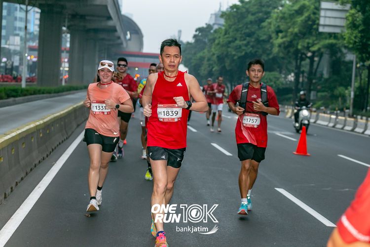 Race photo from ONE RUN 10 K