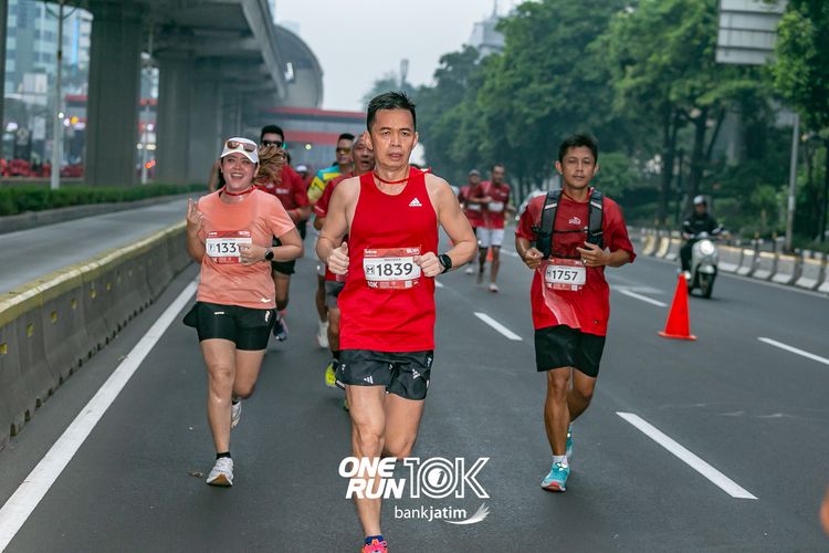 Race photo from ONE RUN 10 K