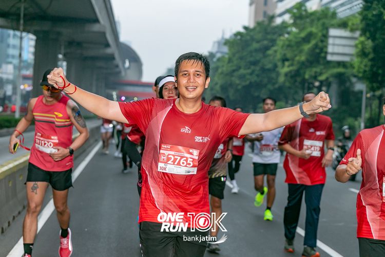 Race photo from ONE RUN 10 K