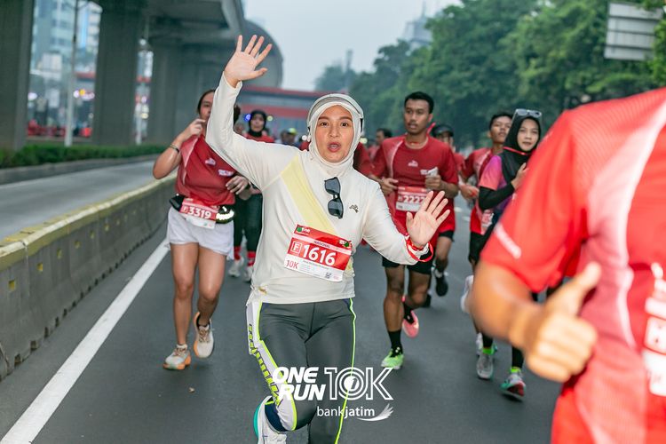 Race photo from ONE RUN 10 K