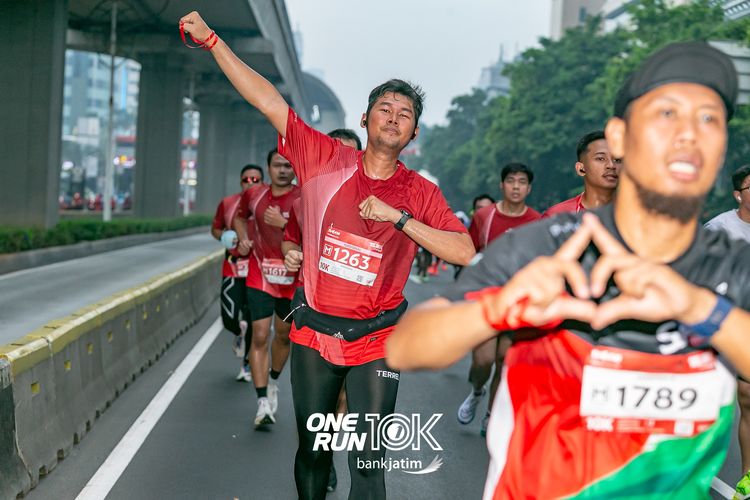 Race photo from ONE RUN 10 K