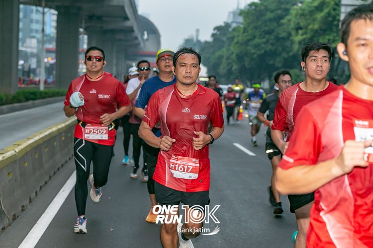 Race photo from ONE RUN 10 K