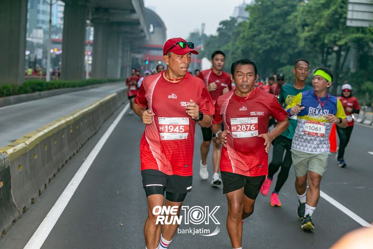 Race photo from ONE RUN 10 K