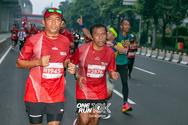 Race photo from ONE RUN 10 K