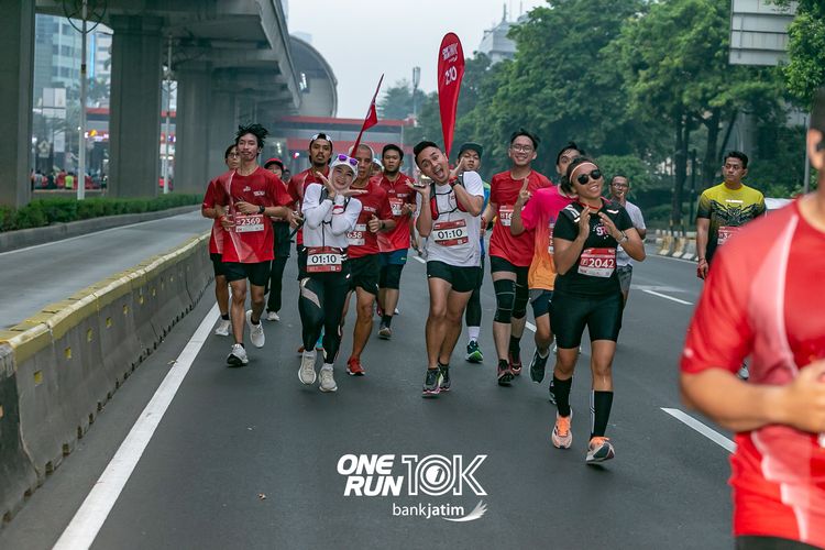 Race photo from ONE RUN 10 K