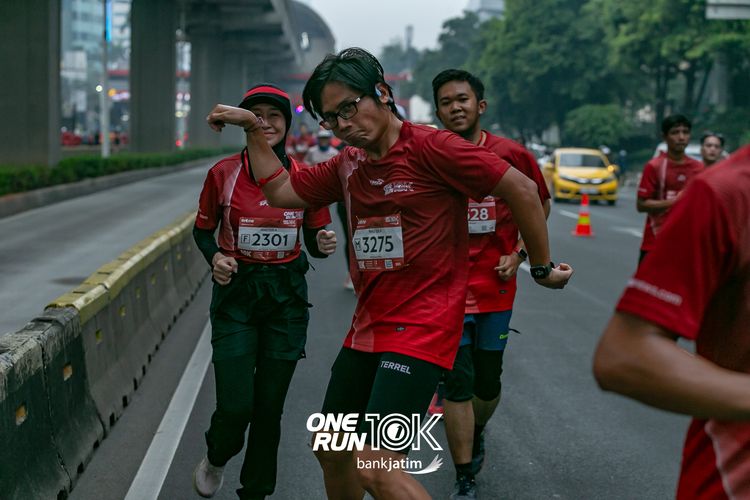 Race photo from ONE RUN 10 K