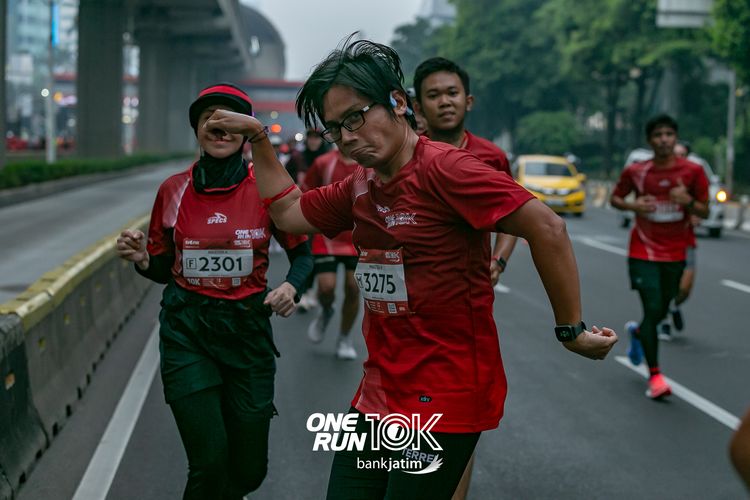 Race photo from ONE RUN 10 K