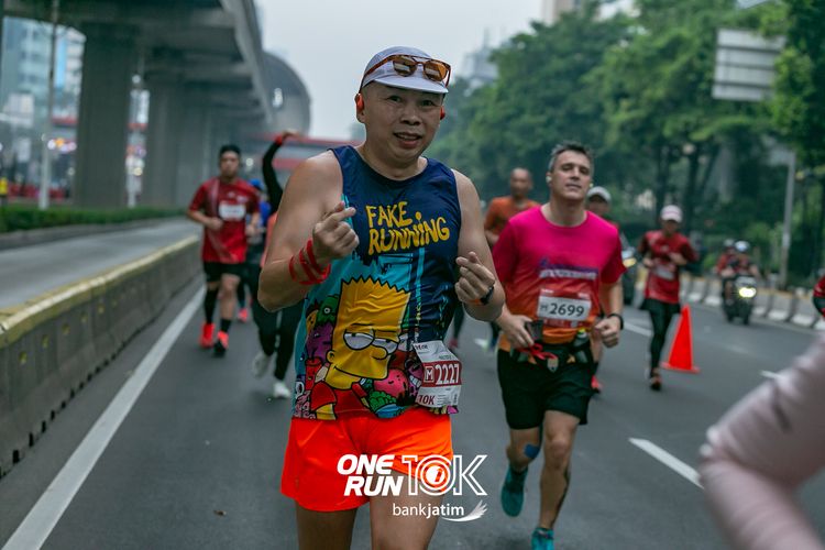 Race photo from ONE RUN 10 K