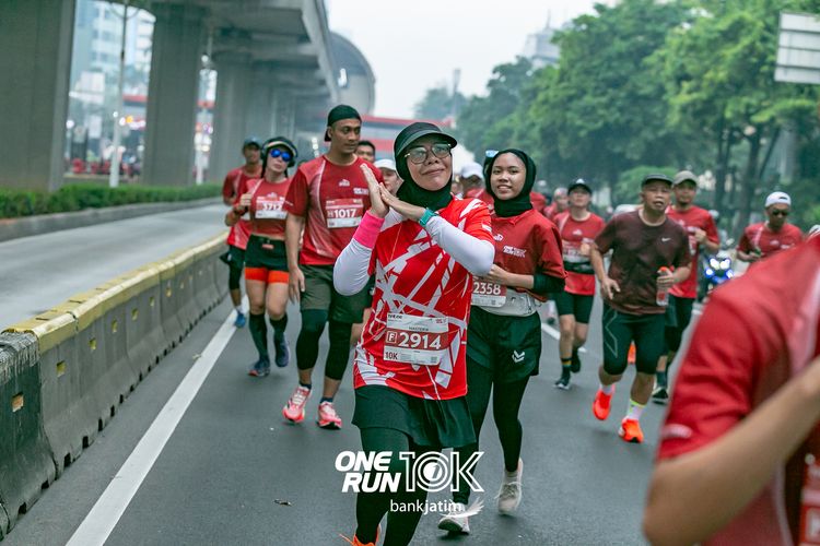 Race photo from ONE RUN 10 K