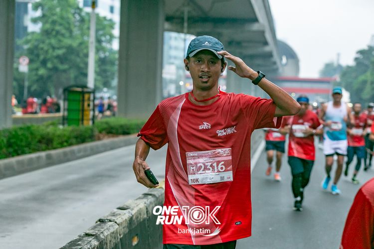 Race photo from ONE RUN 10 K