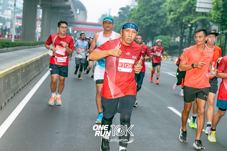 Race photo from ONE RUN 10 K