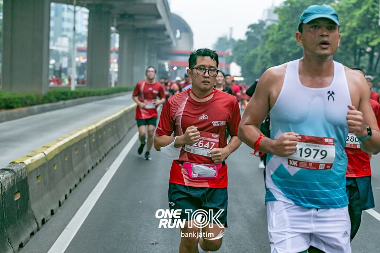 Race photo from ONE RUN 10 K