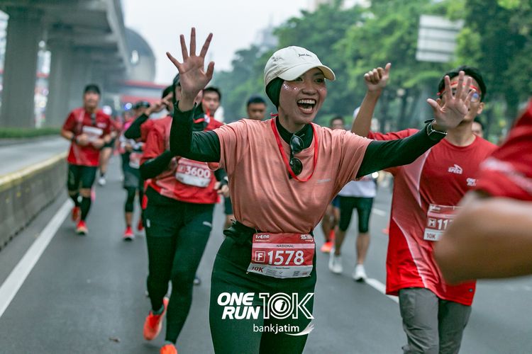 Race photo from ONE RUN 10 K