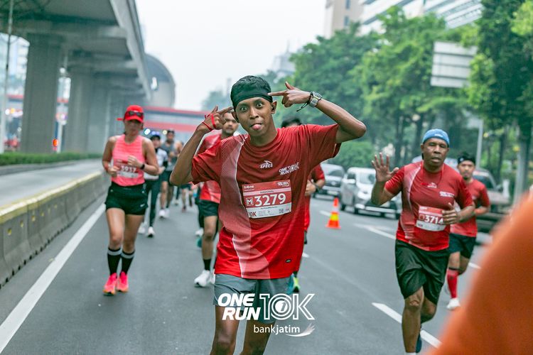 Race photo from ONE RUN 10 K