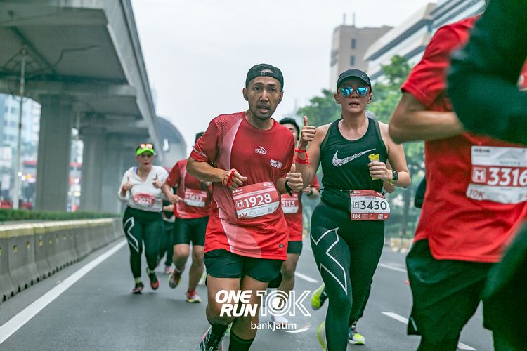 Race photo from ONE RUN 10 K