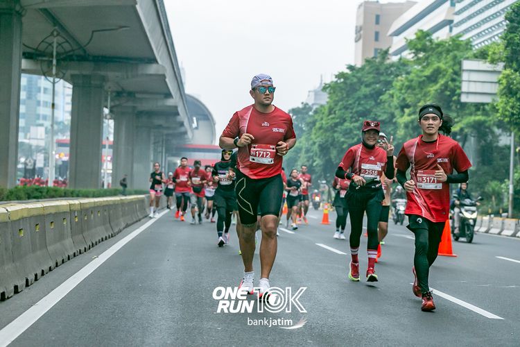 Race photo from ONE RUN 10 K