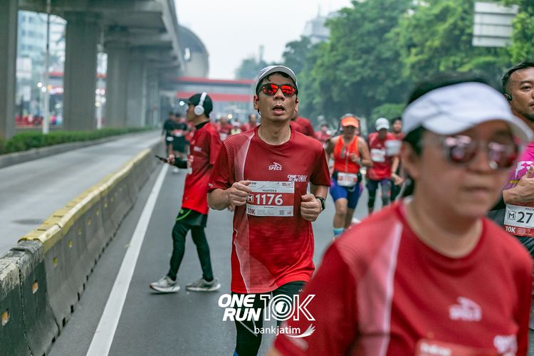 Race photo from ONE RUN 10 K