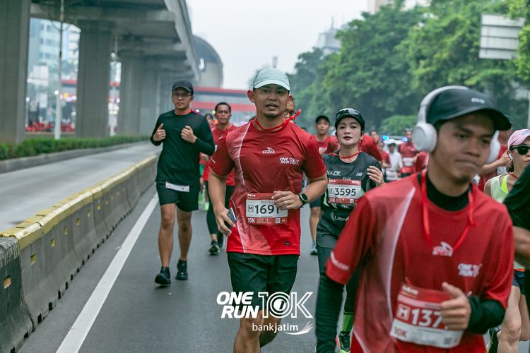 Race photo from ONE RUN 10 K