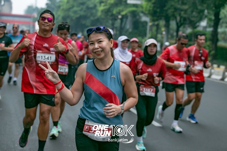 Race photo from ONE RUN 10 K
