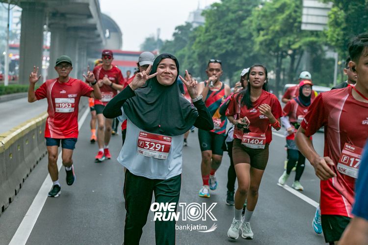 Race photo from ONE RUN 10 K