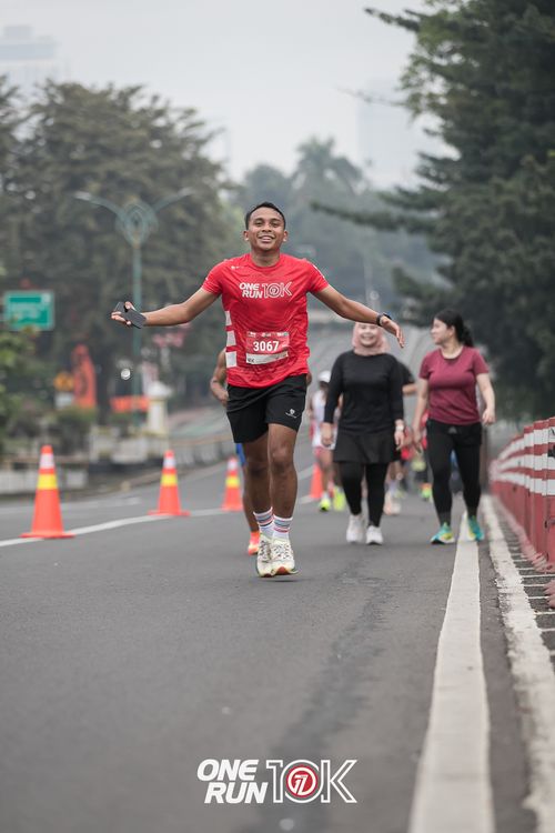 Race photo from ONE RUN 10K 2025