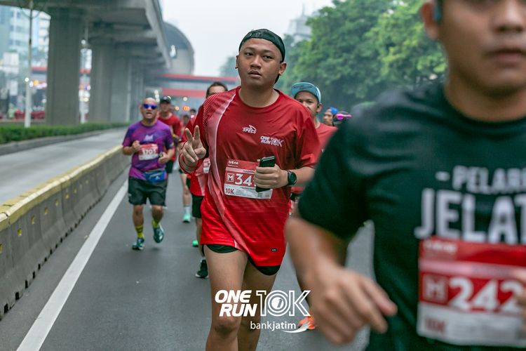 Race photo from ONE RUN 10 K